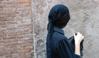 EDIPO. CORPO DI MADRE. VARIAZIONI FISICHE SU PARTITURA MITOLOGICA. [Andrea Camarossa]